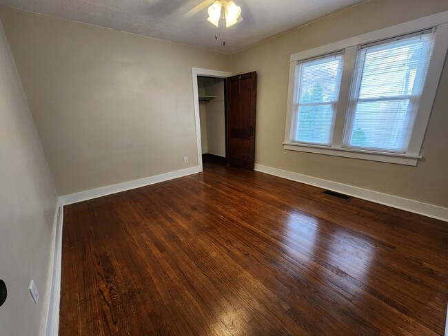 Building Photo - 2316 Rosemont Blvd