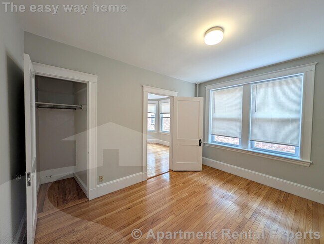 Building Photo - 156-158 Summer St Unit #304