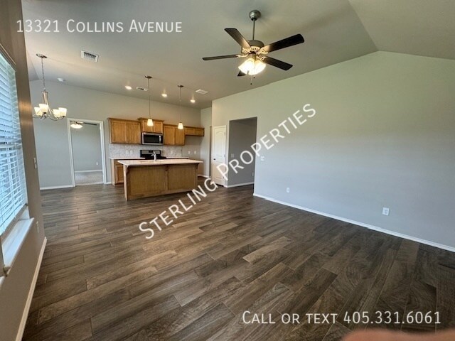 Building Photo - 13321 Collins Ave