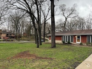 Building Photo - 144 N Maple Ave