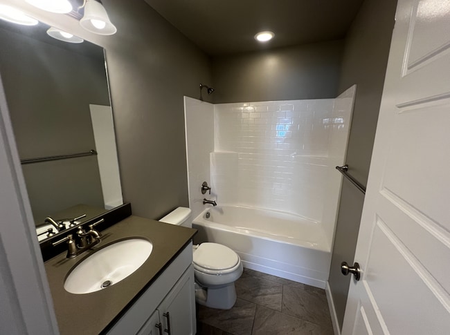 Building Photo - Spacious 3-Bedroom Home in Prime Lehi Loca...