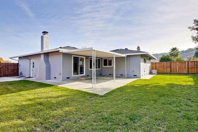 Building Photo - Sharp 3 Bedroom 2 Bath Single Family Home in Desirable Blossom Valley Neighborhood
