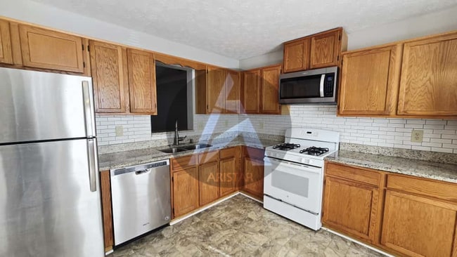 Building Photo - 1012 Kennesborough Rd NW