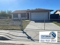 Building Photo - Charming 3-Bedroom Home with Large Backyar...