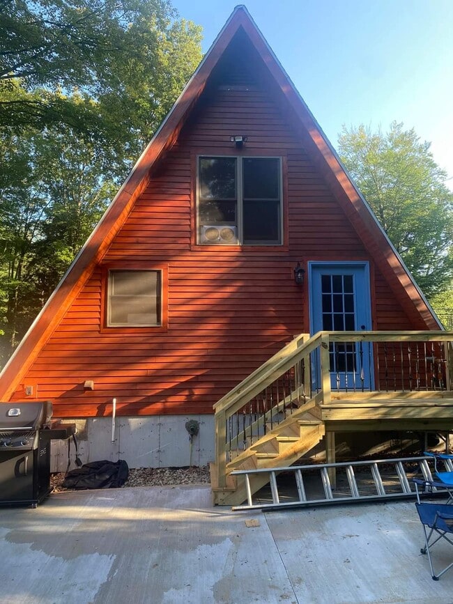 Building Photo - 5724 Lake Rd