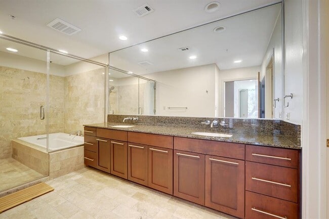 Building Photo - 1600 Barton Springs Rd