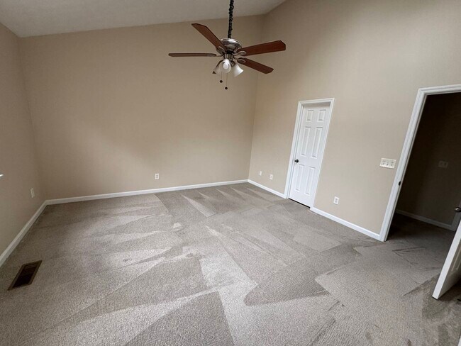 Building Photo - 109 Thistle Ln