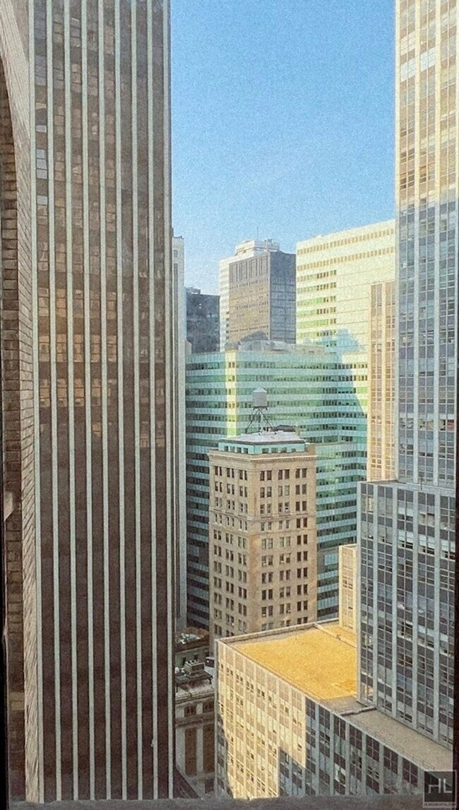 Primary Photo - BROAD STREET