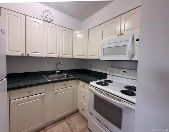 Building Photo - 1000 9th St