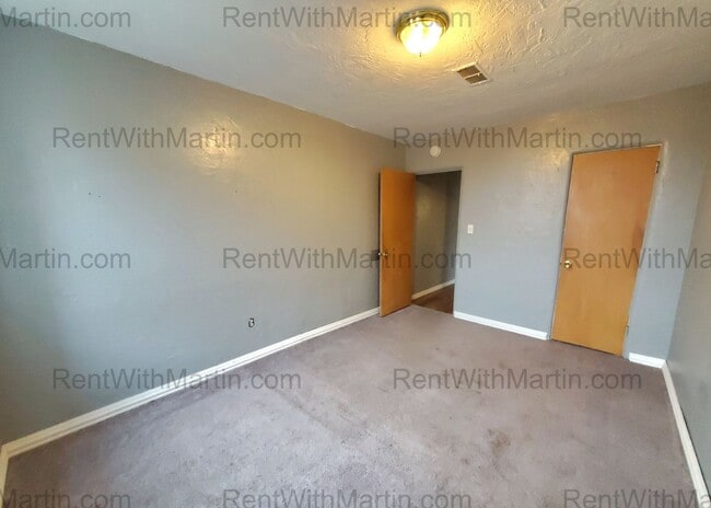 Building Photo - 9 N Frederick Ave