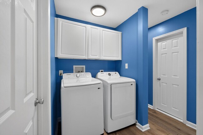 Building Photo - Updated Single-Family Home for Rent in Fairlawn