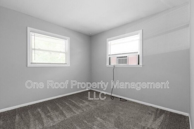 Building Photo - 937 Metropolitan Ave