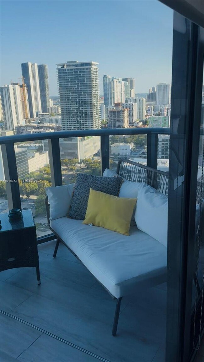 Building Photo - 121 NE 34th St