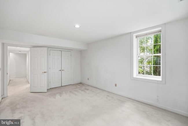 Building Photo - 10417 Snow Point Dr