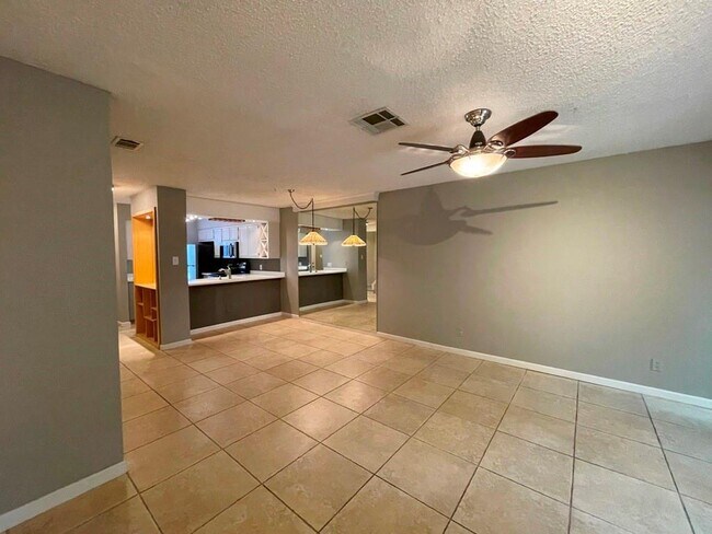 Building Photo - 3801 Menchaca Rd