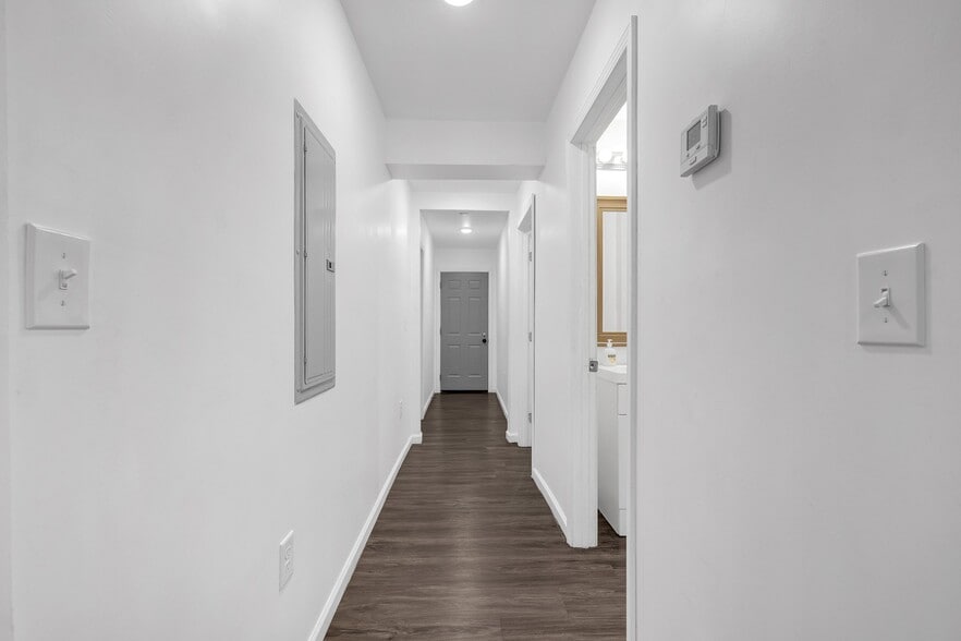 Building Photo - 2533 Godfrey Dr NW
