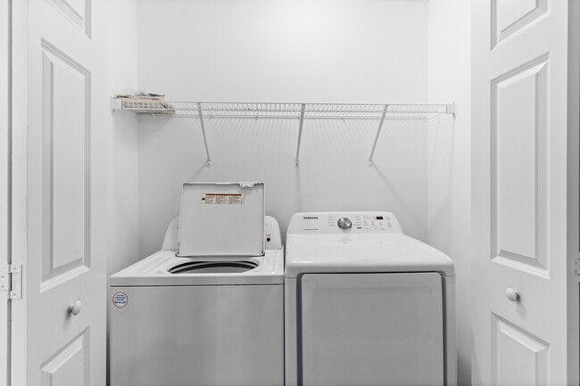 Building Photo - 202 N Stingray Ln