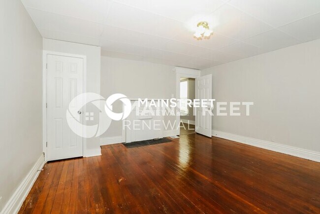 Building Photo - 5 Bedroom Pet-Friendly Home in Louisville,...