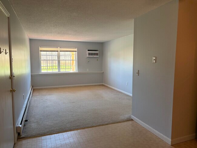 Building Photo - 804 White Cedar Blvd