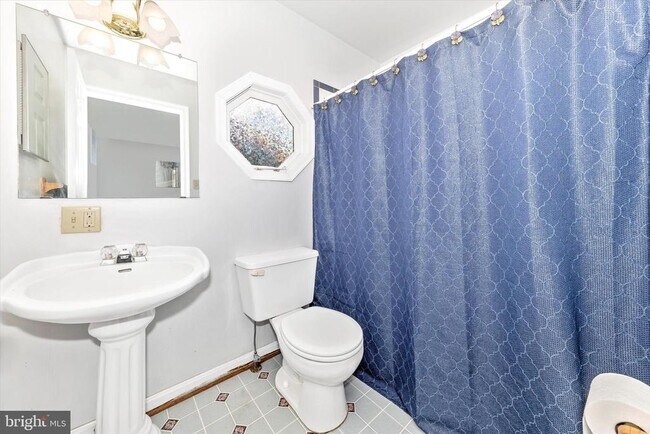 Building Photo - 105 Ridge Ave