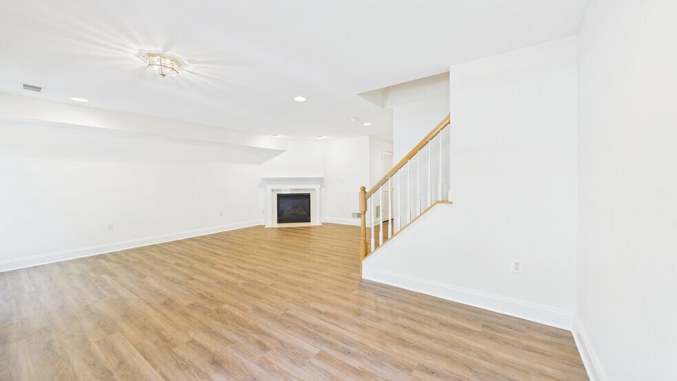 Building Photo - 25807 Turlough Ter