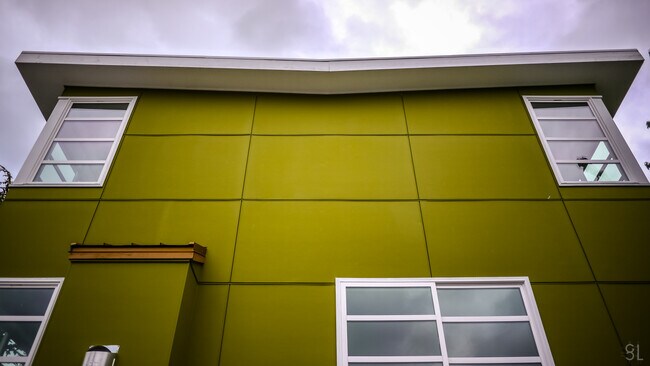 Building Photo - 2215 E John St