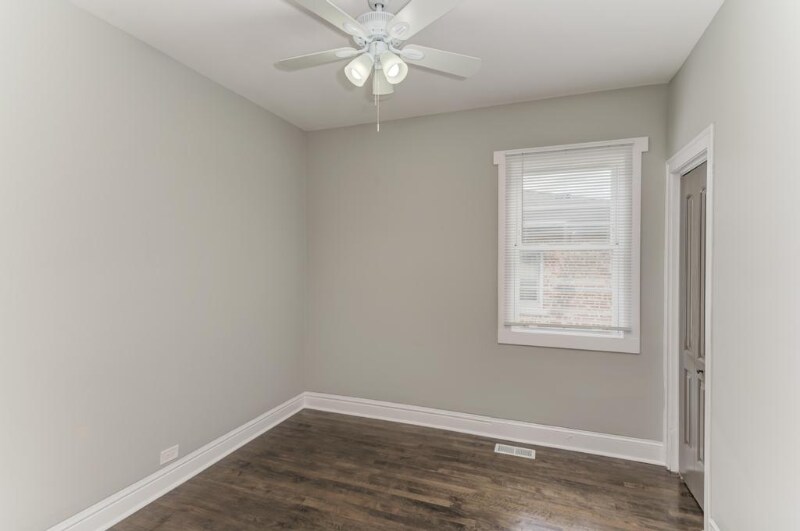 Building Photo - 9319 S Clyde Ave