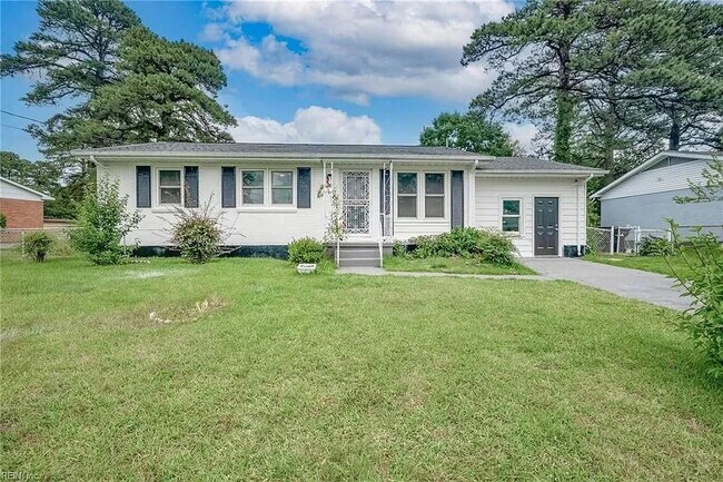 Primary Photo - 1613 Loren Cres