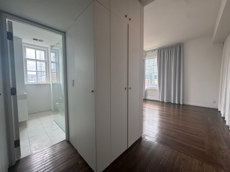 Building Photo - 30 5th St NE