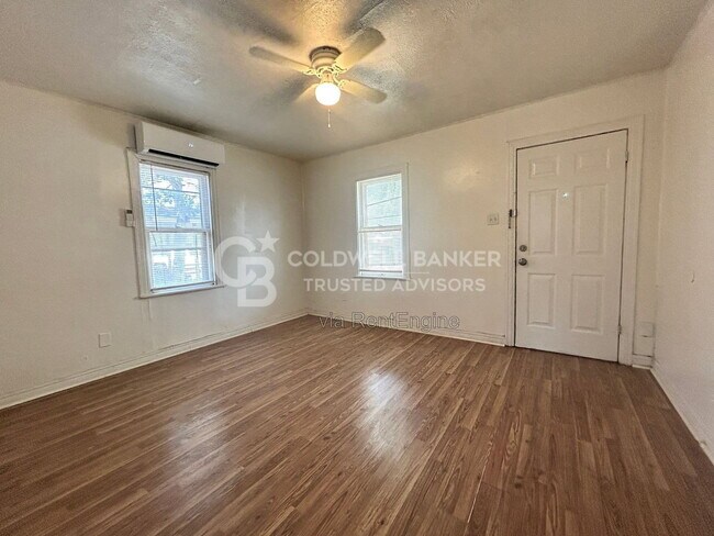 Building Photo - 114 Avenue V