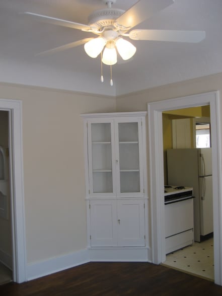 Building Photo - 529 Knowles St