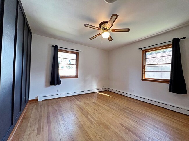 Building Photo - *LEASE SPECIAL* Updated 2+ bedroom by the ...