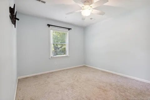 Building Photo - 116 Wellington Cir