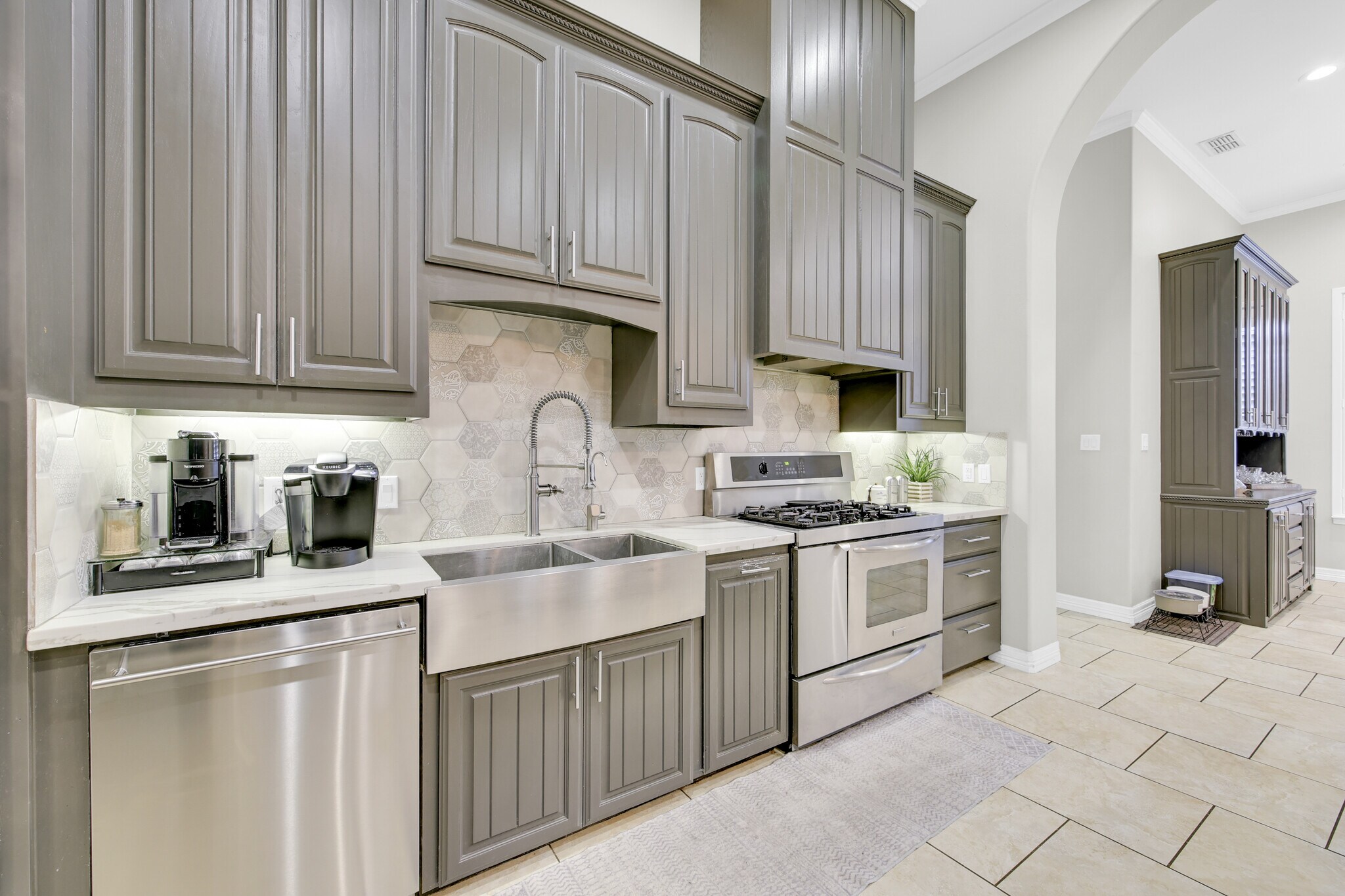 Building Photo - 5706 N 3rd Ln