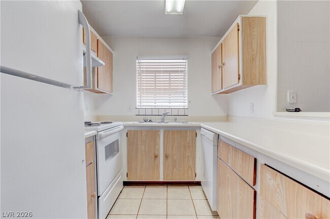 Building Photo - 2975 Juniper Hills Blvd