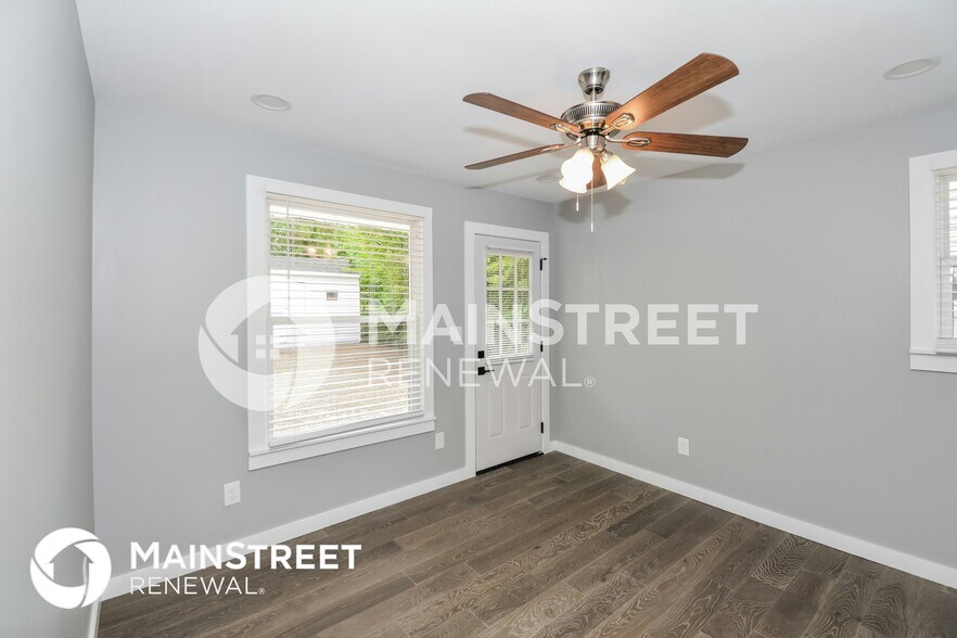 Building Photo - 704 Marswen Dr