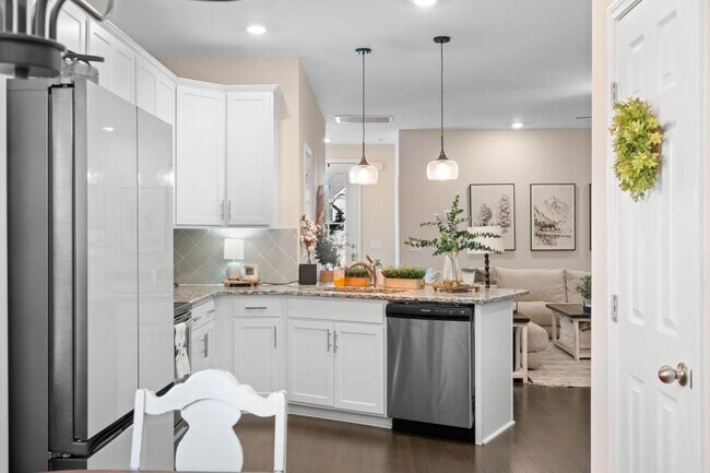 Building Photo - 722 Hahn Ct