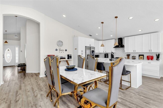 Building Photo - 458 Hollinghead Loop