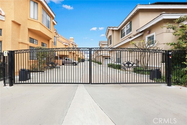 Building Photo - 319 California St