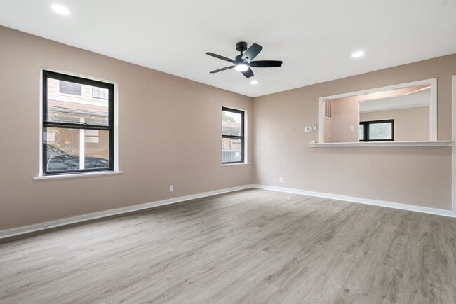 Building Photo - 1225 3rd Ave N