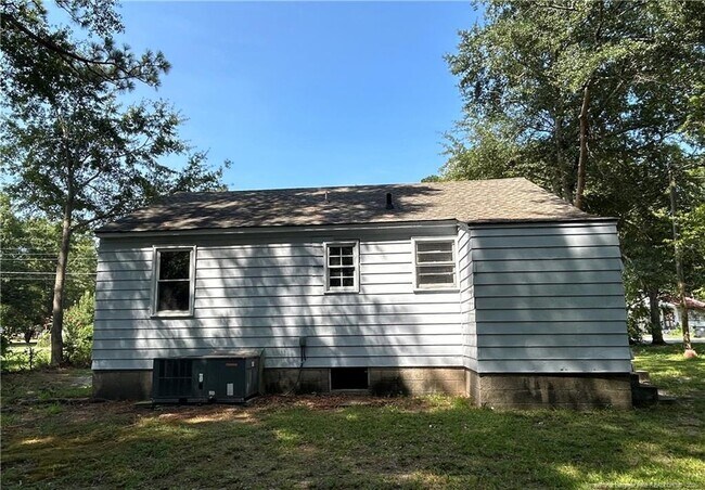 Building Photo - 604 Forrest St