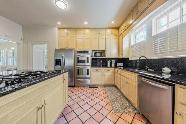 Building Photo - 1711 Stark Ave