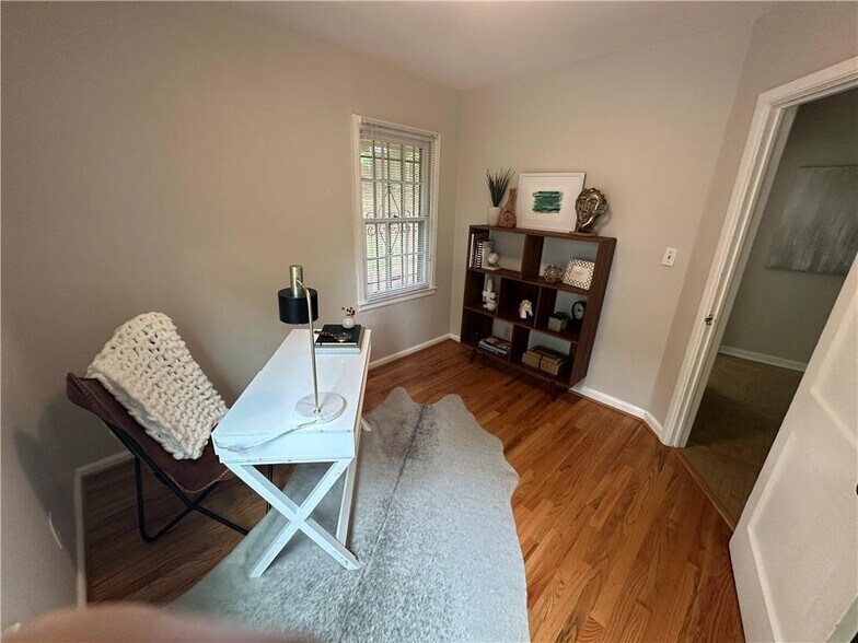 Building Photo - 3403 Phillips Cir