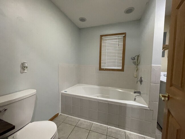 Building Photo - 4303 S 61st Ave