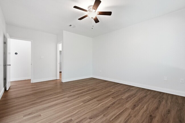 Building Photo - 114 Gleneagles Dr