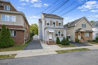 Building Photo - 92 Maple Ave