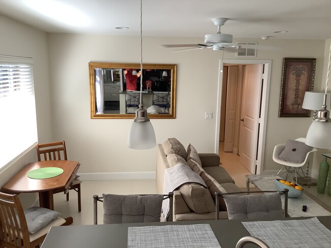 Building Photo - 2700 1st NE Ave