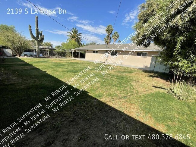 Building Photo - 2139 S La Rosa Dr