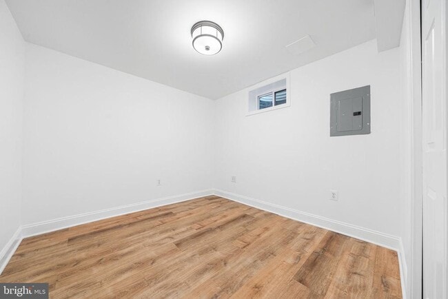 Building Photo - 2718 S June St