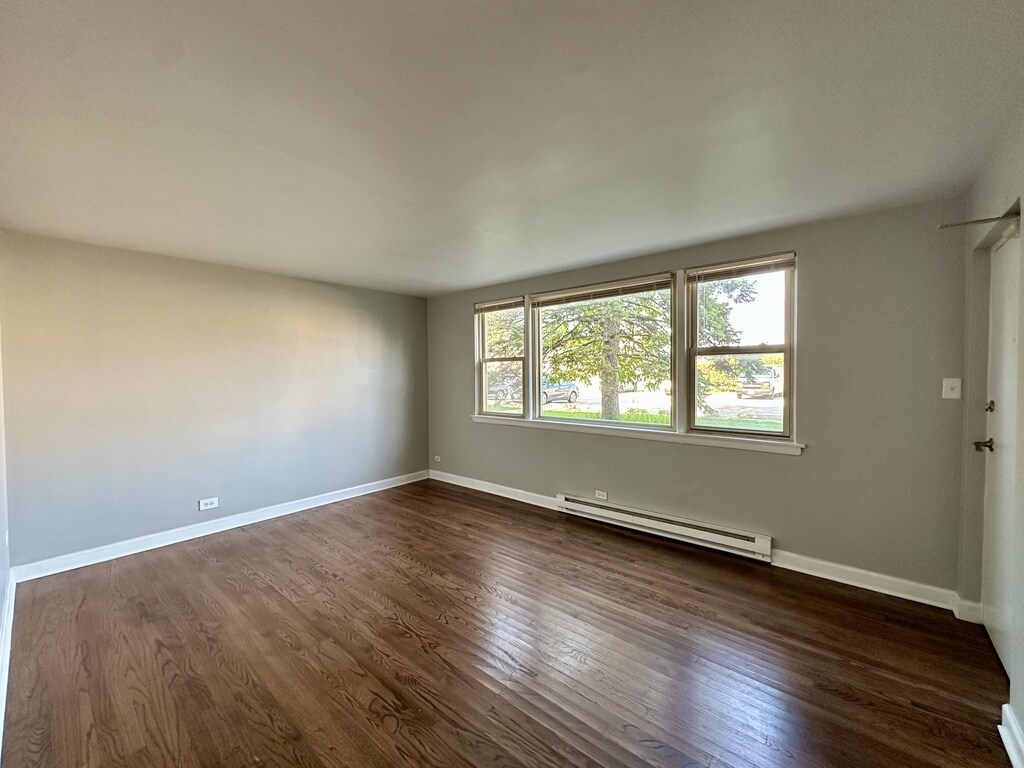 Building Photo - 7628 N Milwaukee Ave